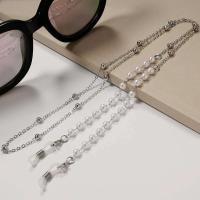 Cadena de Gafas de Plástico Blanco con Cuentas de Perlas y Encanto de Corazón - details 7