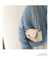 Bolso bandolera retro 2025 para mujer con cadena dorada, ligero y a la moda, cadena española. - details 7