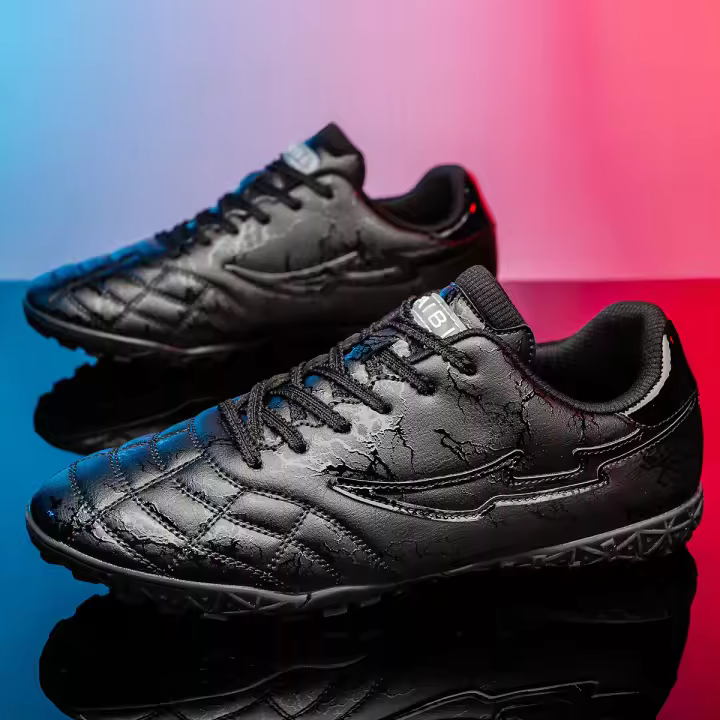 Nuevos zapatos de fútbol luminosos a escala de dragón, zapatillas deportivas de gran tamaño con uñas rotas. - 1
