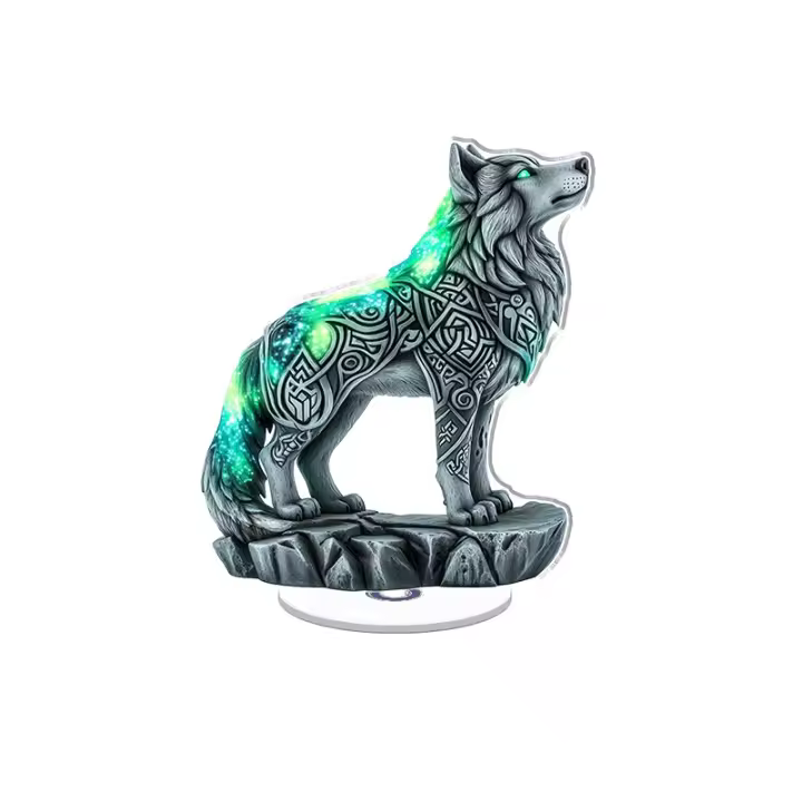 Adorno acrílico giratorio con un lobo de vidrieras folclóricas adornado con runas nórdicas y patrones de aurora boreal en colores vibrantes - 1