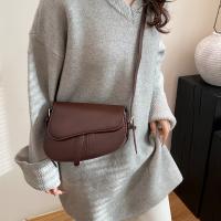Bolso de Sillín Retro Chic para Mujer Cruzado Minimalista de Color Sólido con Cierre Magnético, Correa Ajustable, Herrajes de Tonos Dorados - details 2