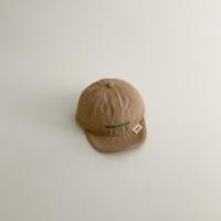 Gorra de béisbol coreana con letras de verano, gorro fino suave con visera para bebé, gorra con visera transpirable de secado rápido para niños - details 10