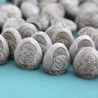 Exquisita estatuilla de Buda de piedra hecha a mano, estatua de Buda de piedra pequeña realista, artesanía de resina, maceta decorativa para terraza y patio - details 2