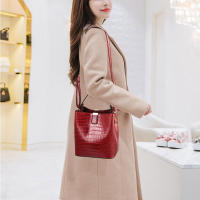 Bolso de Mano de PU con Patrón de Cocodrilo para Mujeres - details 9