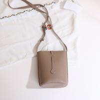 Bandolera de cuero de PU exquisita a la moda, bolso cruzado informal con cremallera para mujer, bolso de mano Simple de gran capacidad, uso diario - details 22