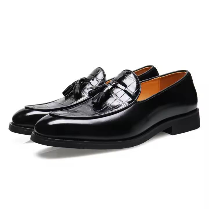 Británico pequeños zapatos de cuero de los hombres jóvenes puntiagudo borla beanie zapatos mocasines - 1