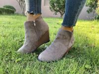 Nuevos zapatos de mujer de otoño con estampado de leopardo, tacón alto, botas Martin con tacón de cuña - details 3