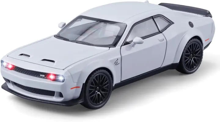 Coche de juguete de Metal para niños, modelo coleccionable, con luz y música, Hellcat, 1/32 - 1