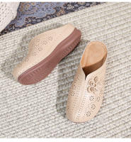 2025 Zapatos de mujer de suela blanda hueca europeos y americanos para pies gordos y anchos, nuevos zapatos de playa Baotou de alta gama de verano para mujer con suelas gruesas y medias pantuflas - details 28