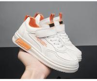 Compañero de clase zapatos de los niños 2025 nuevos niños pequeños zapatos blancos suela suave superficie de cuero impermeable medio y mayores zapatos de la junta de deportes de los niños. - details 1