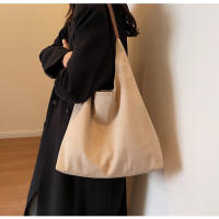 Bolso de gran capacidad para viaje informal retro para mujer, nuevo bolso de mano de gamuza para otoño e invierno, bolso de hombro versátil de nicho. - details 21