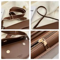 Bolso Retro de Color sólido con tapa para mujer, bandolera con correa ancha para el hombro de cuero PU a la moda - details 16