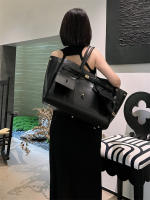Bolsa de mano Neutral Spice Girl, nueva, de gran capacidad, para viajes diarios, de cuero, estilo punk, con cierre y asa de ala. - details 27