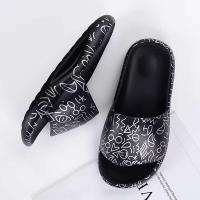 Diseño de moda creativo 2021 Zapatillas de color Diapositivas de dibujos animados para hombres y mujeres - details 6