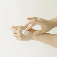 Loción de protección solar Protección solar de larga duración Crema blanqueadora de bloqueador solar ligera y no grasa Anti-UV Facial suave - details 3