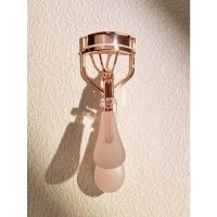 Rizador de pestañas BASIC LIVING en oro rosa con mango rosa - details 0