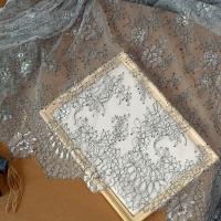 Encaje de Látex para Pestañas en Plata y Negro 150cm. Tela para Vestidos y Costumes. Aplicación de Costura y Ensamblaje. Material de Poliéster - details 0