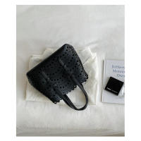 Nuevo estilo de mujer tallada hueca, bolso de cesta cruzado de alta gama a la moda para el trabajo - details 16
