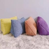 Cojín de Soporte de Posición Triangular en Corduroy de Color Caramelo para Oficina Hogar Sofá Decoración Suave para Lectura - details 1
