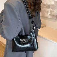 Bolso de hombro con forma de luna, bolso cruzado para mujer, regalo perfecto para el día de San Valentín para ella, la mejor opción de regalo de San Valentín - details 8