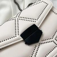 Bolso de hombro Retro con cadena y remaches para mujer, bandolera cuadrada pequeña a la moda de cuero PU con tapa, bolso de diseñador - details 17