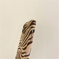 Funda de Teléfono con Patrón de Zebra de Foil Plateado Adecuada para iPhone y Huawei - details 12
