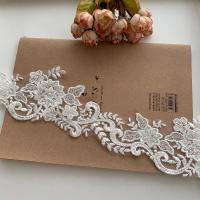 Vestido de novia de encaje con cuentas blancas, 5 yardas por lote, ribete de borde de velo, accesorios de bricolaje hechos a mano - details 0