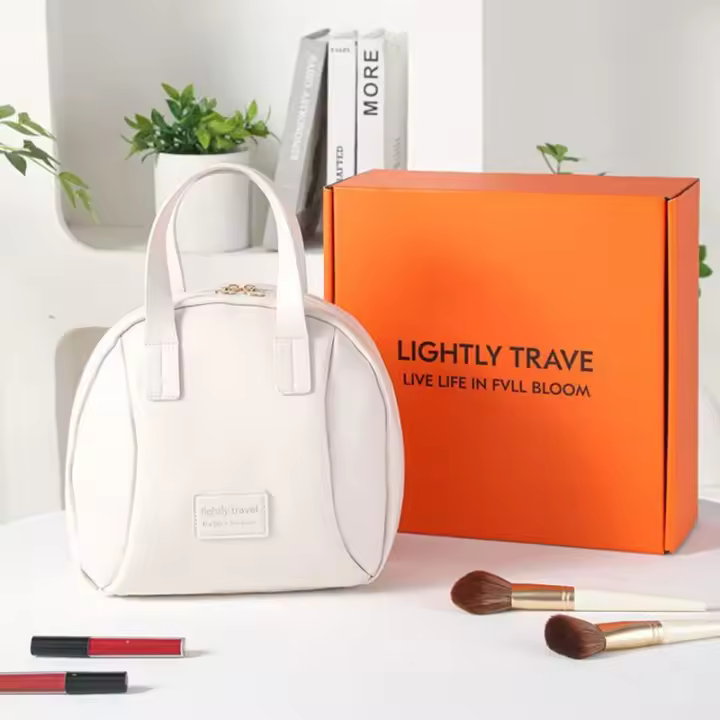 Neceser de Viaje Impermeable con Compartimentos |   Bolso de Maquillaje Estilo Instagram en Cuero Sintético PU - Organizador de Cosméticos Portátil para Baño (Tamaño A5, Negro/Rosa) - 1