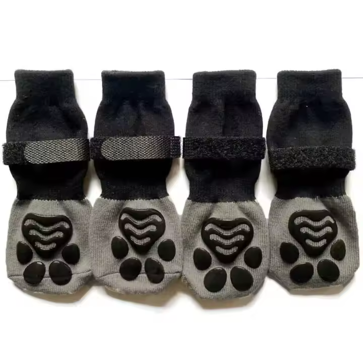 4 unids/set calcetines de algodón para perros antideslizantes con correas Protector de pata de mascota Control de tracción calcetines transpirables para suelo de perro Botas de lluvia y nieve - 1