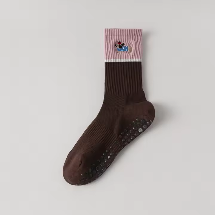 Calcetines de yoga antideslizantes de silicona para mujer, calcetines profesionales de entrenamiento interior para Pilates, calcetines deportivos bonitos con bordado de perro de dibujos animados - 1