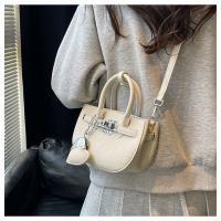 Bolsa de sillín portátil simple para mujer 2025 nueva bolsa de mensajero de hombro de tendencia de moda de estilo extranjero - details 30