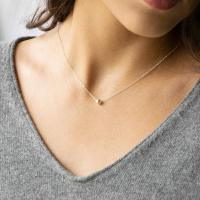 Delicado collar de gargantilla en capas, hecho a mano, chapado en oro de 14 quilates, collar con colgante en Y, collar de disco de barra multicapa, gargantilla de capas ajustable para mujer - details 5