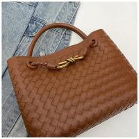 Bolso de hombro popular bolso de diseñador de cuero clásico bolso cruzado de mujer elegante - details 7