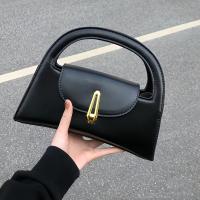Bolso Cruzado Chic en Negro con Cierre de Oro Diseño Francés Vintage para Mujeres - details 0