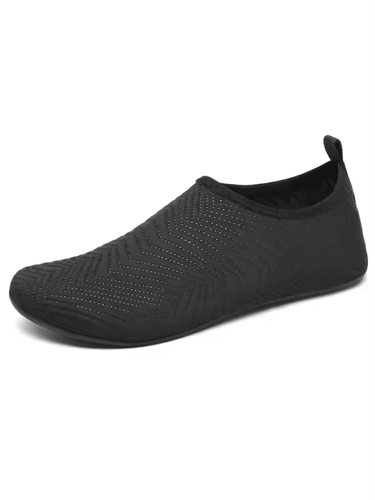 Nuevos estilos de zapatos de Yoga negros de LICRA para mujer, zapatos flexibles sin cordones 34-47 de gran tamaño para hombre, zapatos de agua para playa, buceo a bajo precio - 1