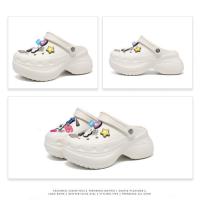 Zapatillas de plataforma con agujeros para mujer, a la moda, con suela de EVA suave, estilo bolsa de plata, zapatillas geniales. - details 47