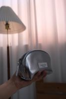 Minimalista Bolsa de Cosméticos de Plata PU Organizador Portátil con Alta Sensación - details 5
