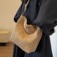 Bolso señoras 2025 nuevo bolso cruzado de cubo de gran capacidad de pana bolsa de hombro versátil de superficie suave - details 2