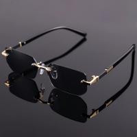 1pc Gafas de hombre cuadradas sin montura, moda casual Hip Hop, lente de PC negro con función de espejo, marco de aleación de metal precioso sin plateado, joyería decorativa para uso ordinario - details 0