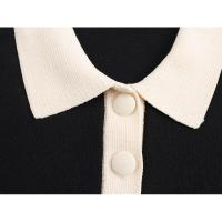 Vestido corto de punto con cuello polo y mangas hasta el codo para mujer, estilo vintage, con parches negros, mini vestido informal de otoño. - details 5