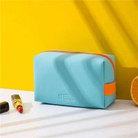 Estuche de maquillaje portátil para mujer/hombre, organizador de artículos de tocador multifuncional impermeable, bolsa de almacenamiento de viaje de cuero - details 2