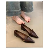 2025 nueva primavera y otoño francés puntiagudo tacón medio zapatos Mary Jane zapatos de boca poco profunda de los niños de una palabra hebilla cinturón tacón grueso zapatos individuales - details 1