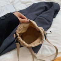 Bolso tipo cubo con cordón de estilo coreano, bandolera de nailon de gran capacidad de Color sólido, bolso de hombro de malla con correa ajustable - details 9