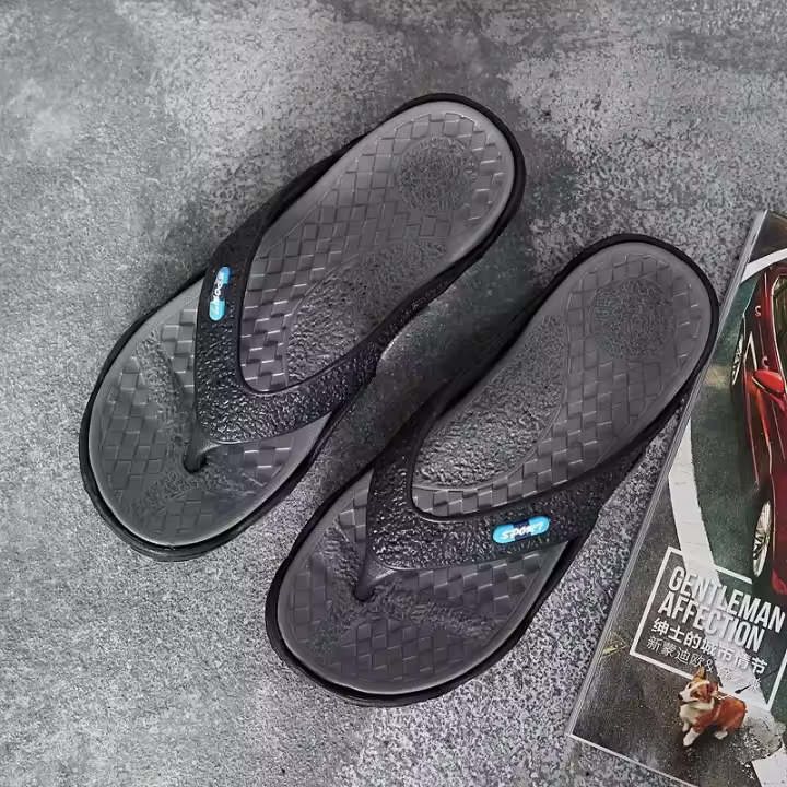 Zapatillas de hombre de verano, ligeras y transpirables, sandalias de playa de EVA, cómodas y de talla real para uso diario. - 1
