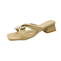 Premium zapatillas mujer desgaste exterior moda 2025 nueva perla versátil tacón medio sandalias de tacón grueso temperamento una palabra - details 0