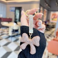 LLavero de lazo de diamante con diamantes de imitación para mujer, colgante con lazo de cristal coreano, creativo, con lazo de diamantes de imitación - details 7
