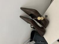Zapatos Mary Jane con punta francesa, boca poco profunda, estilo retro, tacón delgado, para la noche, con detalles metálicos y florales. - details 1