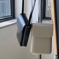 Bolso cruzado magnético de moda para mujeres Diseño vertical elegante Mini bolso de hombro de cuero PU Diseño minimalista para el teléfono - details 27