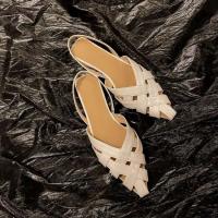 Sandalias de tejido plano con tirachinas para mujer, tacón bajo de 2cm, estilo Xinziyu, con cuero dorado - details 9