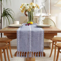 Camino de mesa con borlas simples, mantel de comedor bordado de estilo rústico hecho a mano para decoración de fiesta en casa - details 4